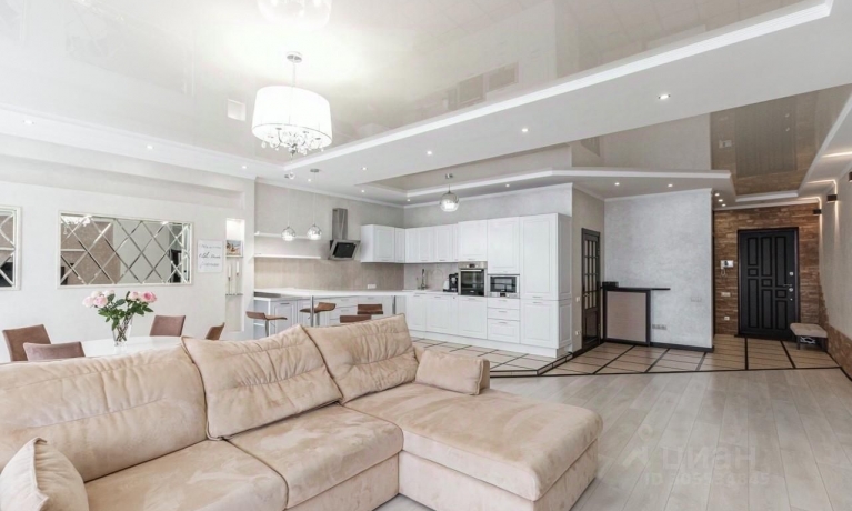 Продажа квартиры 4-комн.<br /> по адресу 644033 г. Омск,  ул. В.М.Шукшина, 9