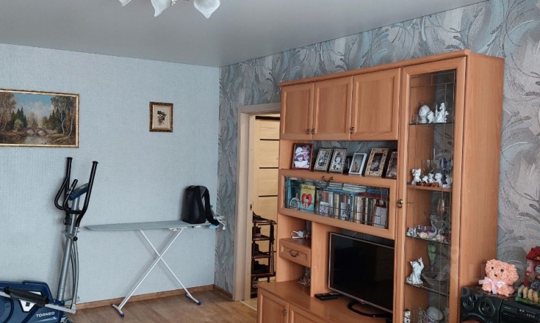 Продажа квартиры 2-комн.<br /> по адресу 644074 г. Омск,  ул. Ватутина, 28 к1