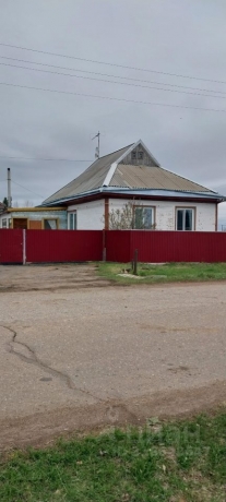 Продажа дома<br /> по адресу 646882 с. Звонарев Кут, с. Звонарев Кут, ул. Школьная, 12