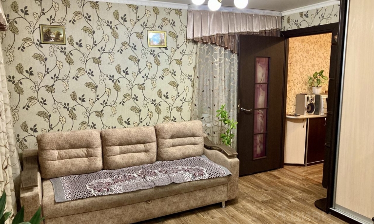 Продажа квартиры 1-комн.<br /> по адресу г. Омск,  городок. Комсомольский, 8