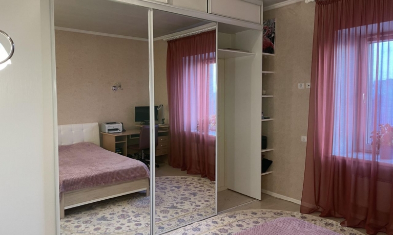 Продажа квартиры 3-комн.<br /> по адресу 644071 г. Омск,  ул. Шебалдина, 199