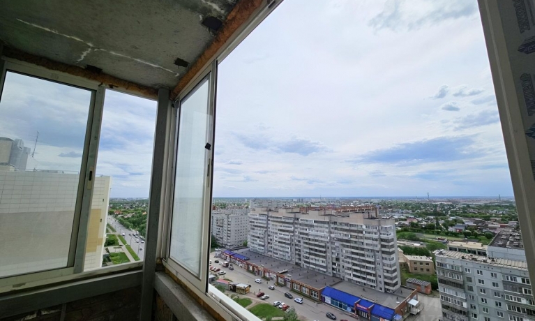 Продажа квартиры 2-комн.<br /> по адресу г. Омск,  ул. Кирова