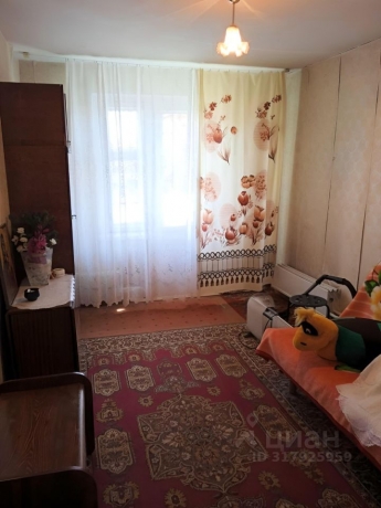 Продажа квартиры 4-комн.<br /> по адресу 646880 с. Азово, с. Азово, ул. Российская, 39