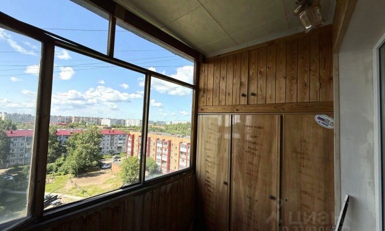 Продажа квартиры 2-комн.<br /> по адресу 644045 г. Омск,  пр-кт. Королева, 10