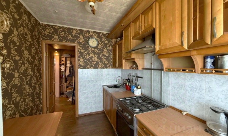 Продажа квартиры 2-комн.<br /> по адресу 644045 г. Омск,  пр-кт. Королева, 10