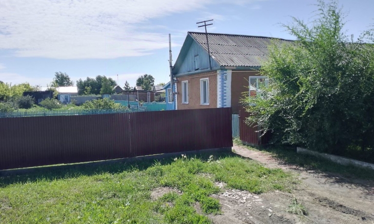 Продажа квартиры 2-комн.<br /> по адресу 646760 рп. Павлоградка, рп. Павлоградка, ул. Гагарина, 30