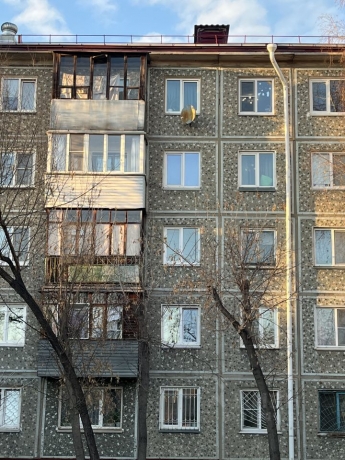 Продажа квартиры 2-комн.<br /> по адресу 644121 г. Омск,  ул. Калинина, 10