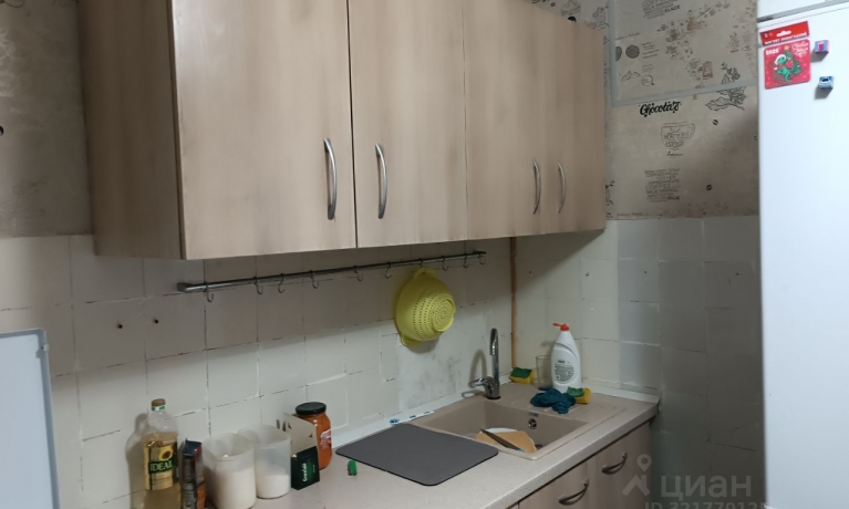 Продажа квартиры 2-комн.<br /> по адресу г. Омск,  пл. Ленинградская, 1