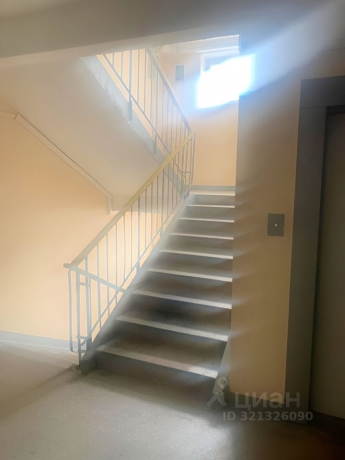 Продажа квартиры 2-комн.<br /> по адресу г. Омск,  ул. Омская, 195