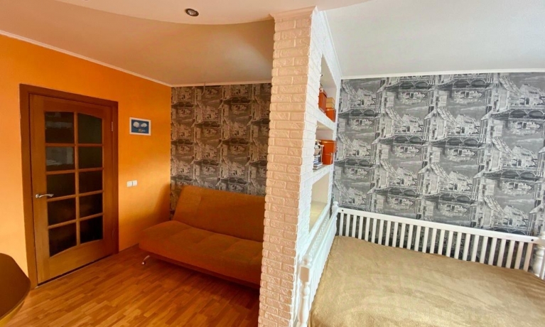 Продажа квартиры 2-комн.<br /> по адресу г. Омск,  пр-кт. Комарова, 15