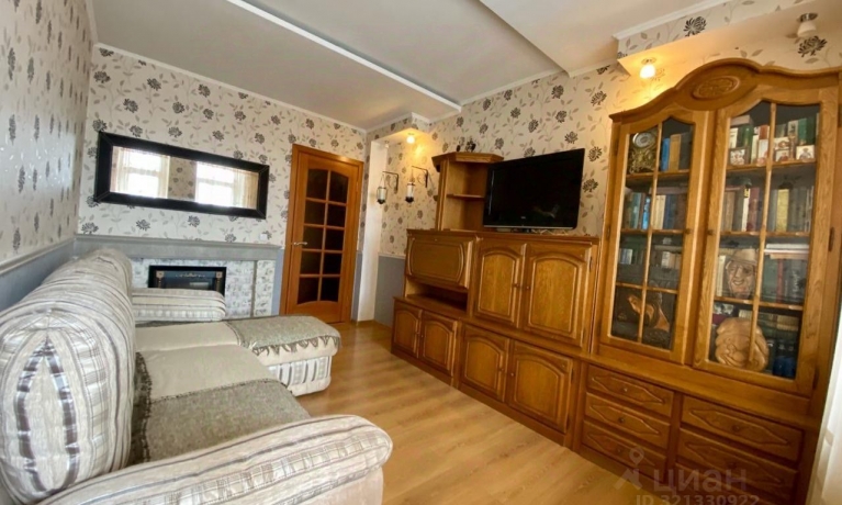 Продажа квартиры 2-комн.<br /> по адресу г. Омск,  пр-кт. Комарова, 15