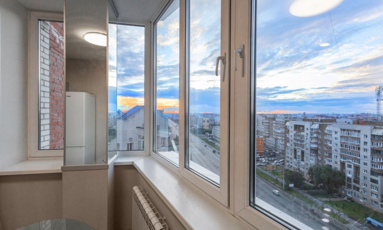 Продажа квартиры 2-комн.<br /> по адресу г. Омск,  ул. Масленникова, 82