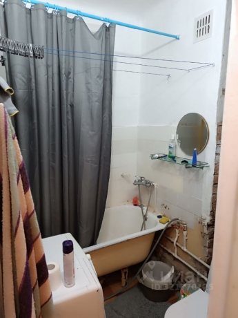 Продажа квартиры 2-комн.<br /> по адресу г. Омск,  пл. Ленинградская, 1