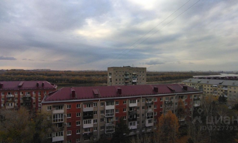 Продажа квартиры 3-комн.<br /> по адресу г. Омск,  ул. В.Иванова, 15