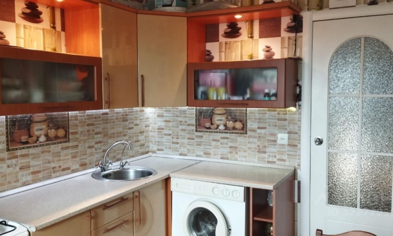 Продажа квартиры 3-комн.<br /> по адресу г. Омск,  ул. В.Иванова, 15