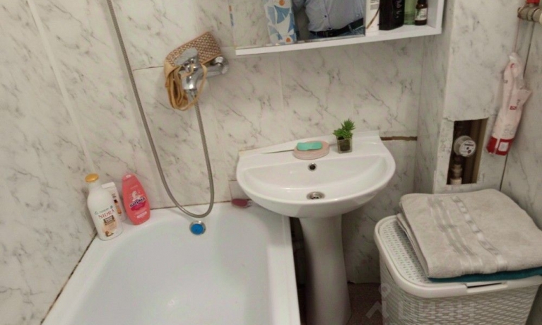 Продажа квартиры 2-комн.<br /> по адресу г. Омск,  ул. Завертяева, 9 к17