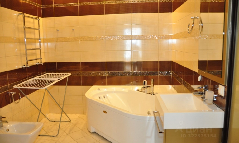 Продажа квартиры 3-комн.<br /> по адресу г. Омск,  ул. Иртышская Набережная, 11 к2