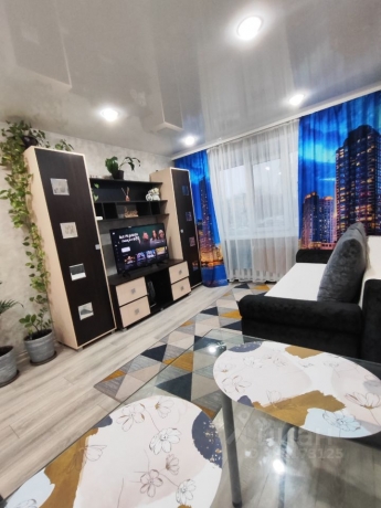 Продажа квартиры 2-комн.<br /> по адресу г. Омск,  пр-кт. Космический, 18