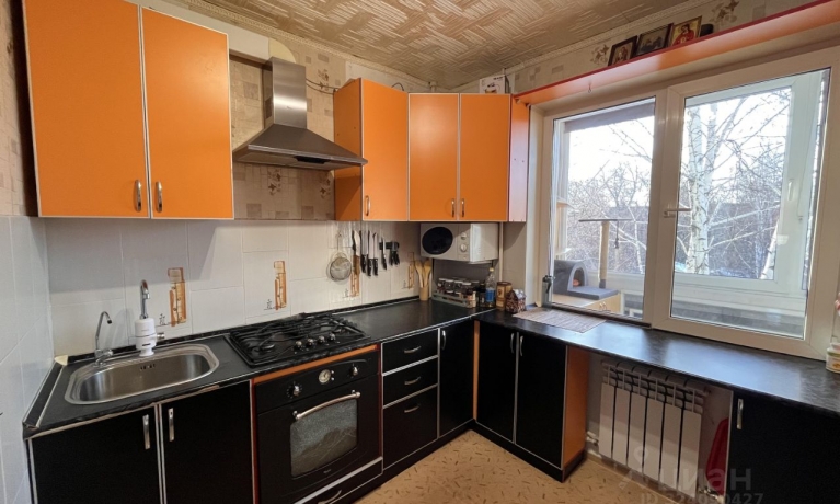 Продажа квартиры 3-комн.<br /> по адресу рп. Кормиловка, рп. Кормиловка, ул. Маяковского, 32