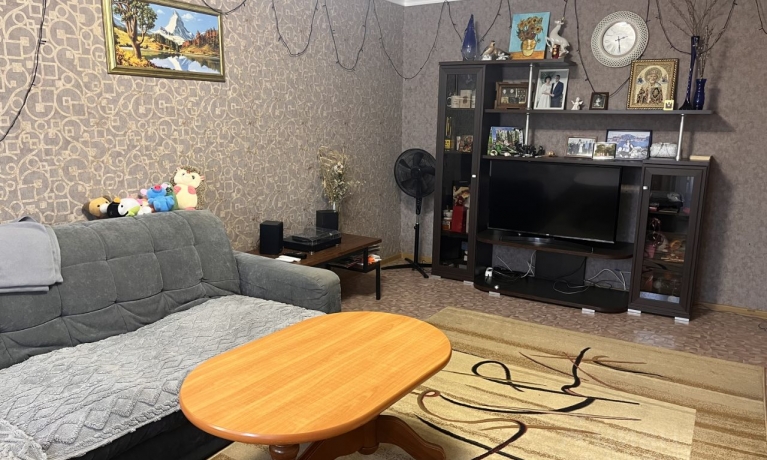 Продажа квартиры 3-комн.<br /> по адресу рп. Кормиловка, рп. Кормиловка, ул. Маяковского, 32