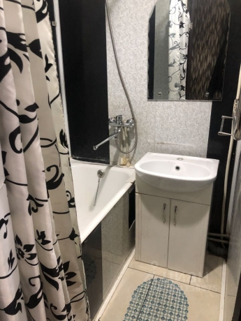 Продажа квартиры 2-комн.<br /> по адресу г. Омск,  ул. Карбышева, 10