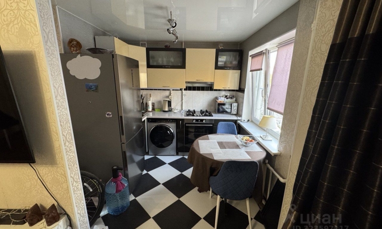 Продажа квартиры 2-комн.<br /> по адресу г. Омск,  ул. Федора Крылова, 6