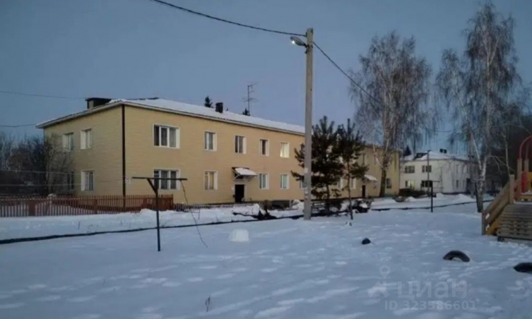 Продажа квартиры 3-комн.<br /> по адресу рп. Кормиловка, рп. Кормиловка, ул. 50 лет Октября, 9