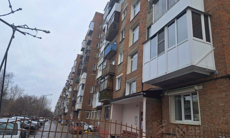 Продажа квартиры 2-комн.<br /> по адресу г. Омск,  ул. Серова, 26