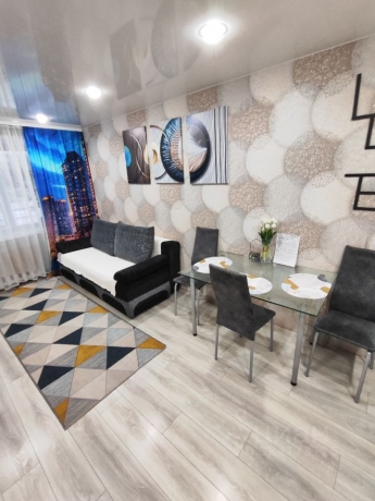 Продажа квартиры 2-комн.<br /> по адресу г. Омск,  пр-кт. Космический, 18