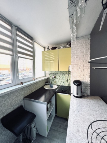 Продажа квартиры 1-комн.<br /> по адресу г. Омск,  ул. Е.А.Стороженко, 21 к1