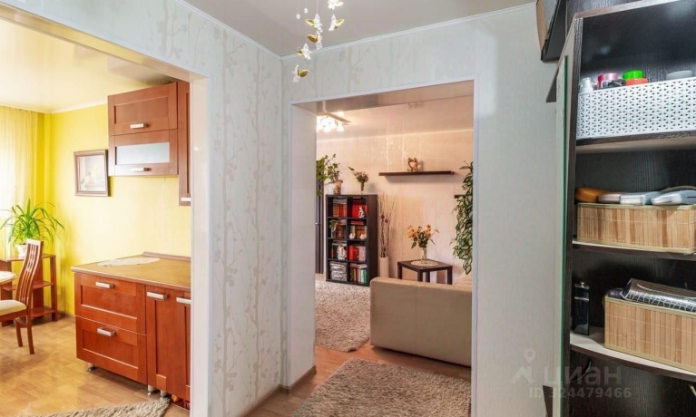 Продажа квартиры 2-комн.<br /> по адресу г. Омск,  ул. Круговая, 8