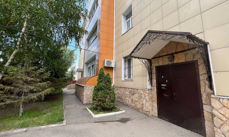 Продажа квартиры 4-комн.<br /> по адресу г. Омск,  ул. Октябрьская, 206