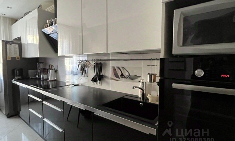 Продажа квартиры 4-комн.<br /> по адресу г. Омск,  ул. Транссибирская, 6