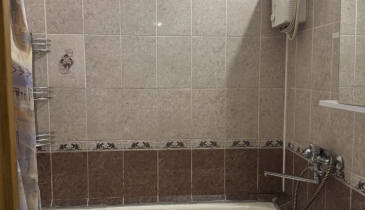 г. Омск,  ул. Володарского, 122