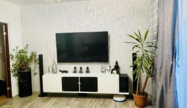 с. Троицкое, Омский р-н, с. Троицкое, б-р. Школьный, 2