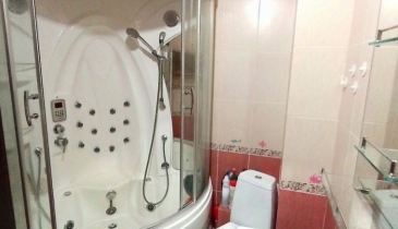 г. Омск,  ул. 70 лет Октября, 15