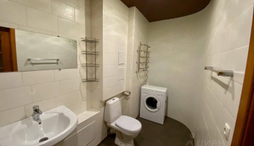 г. Омск,  пр-кт. Комарова, 15