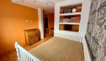 г. Омск,  пр-кт. Комарова, 15