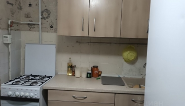 г. Омск,  пл. Ленинградская, 1