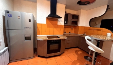 г. Омск,  б-р. Архитекторов, 2 к1