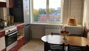 г. Омск,  ул. Чернышевского, 80