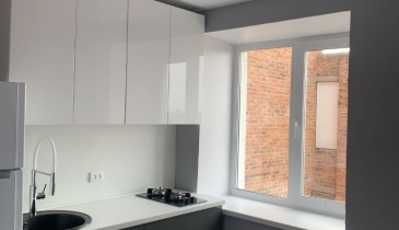 г. Омск,  ул. Челюскинцев, 90