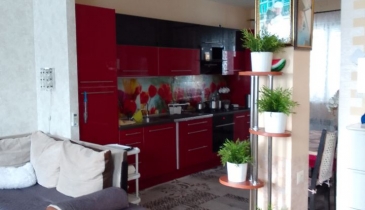 г. Омск,  ул. Ореховая, 18