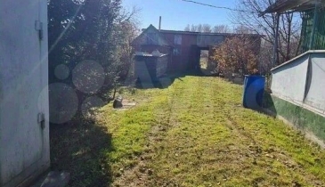 д. Петровка, Омский р-н, д. Петровка, ул. Садовая, 11