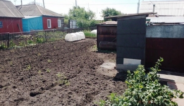 рп. Таврическое, рп. Таврическое, ул. Автозаводская, 5