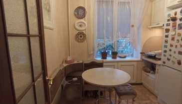 г. Омск,  ул. Октябрьская, 122