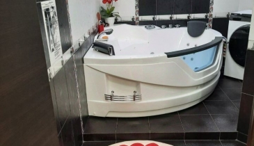 г. Омск,  ул. 70 лет Октября, 13 к3