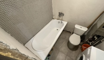 г. Омск,  ул. Челюскинцев, 90