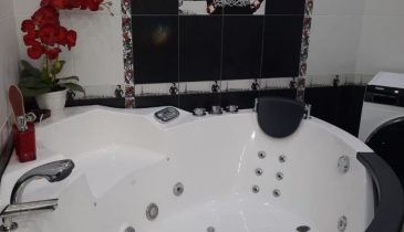 г. Омск,  ул. 70 лет Октября, 13 к3