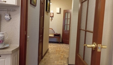 г. Омск,  ул. Октябрьская, 122